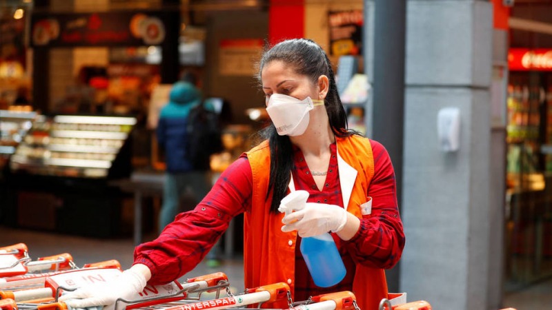 Hay que seguir sanitizando las compras del supermercado?
